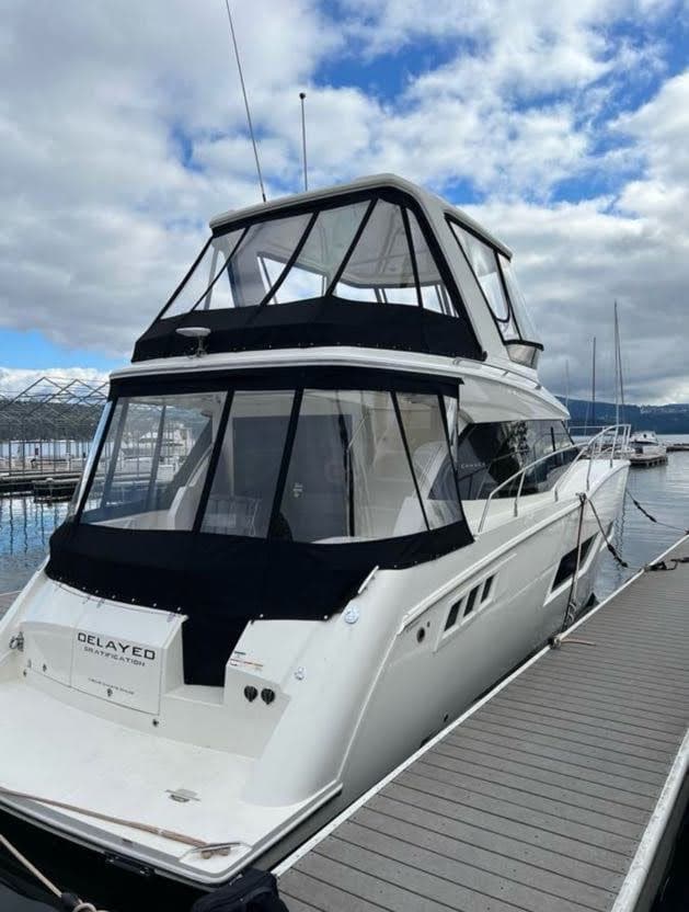 Green water marina dock